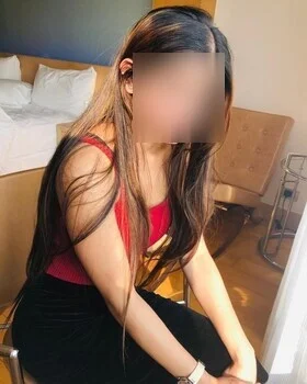 Curvy hot Udaipur escort model