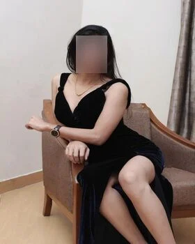Independent Udaipur escort in stylish outfit
